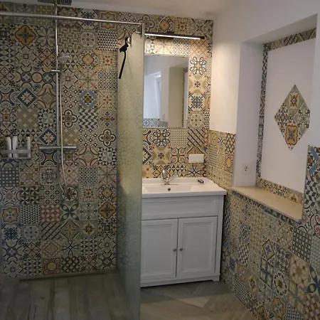 Schrauts Unwesen شقة